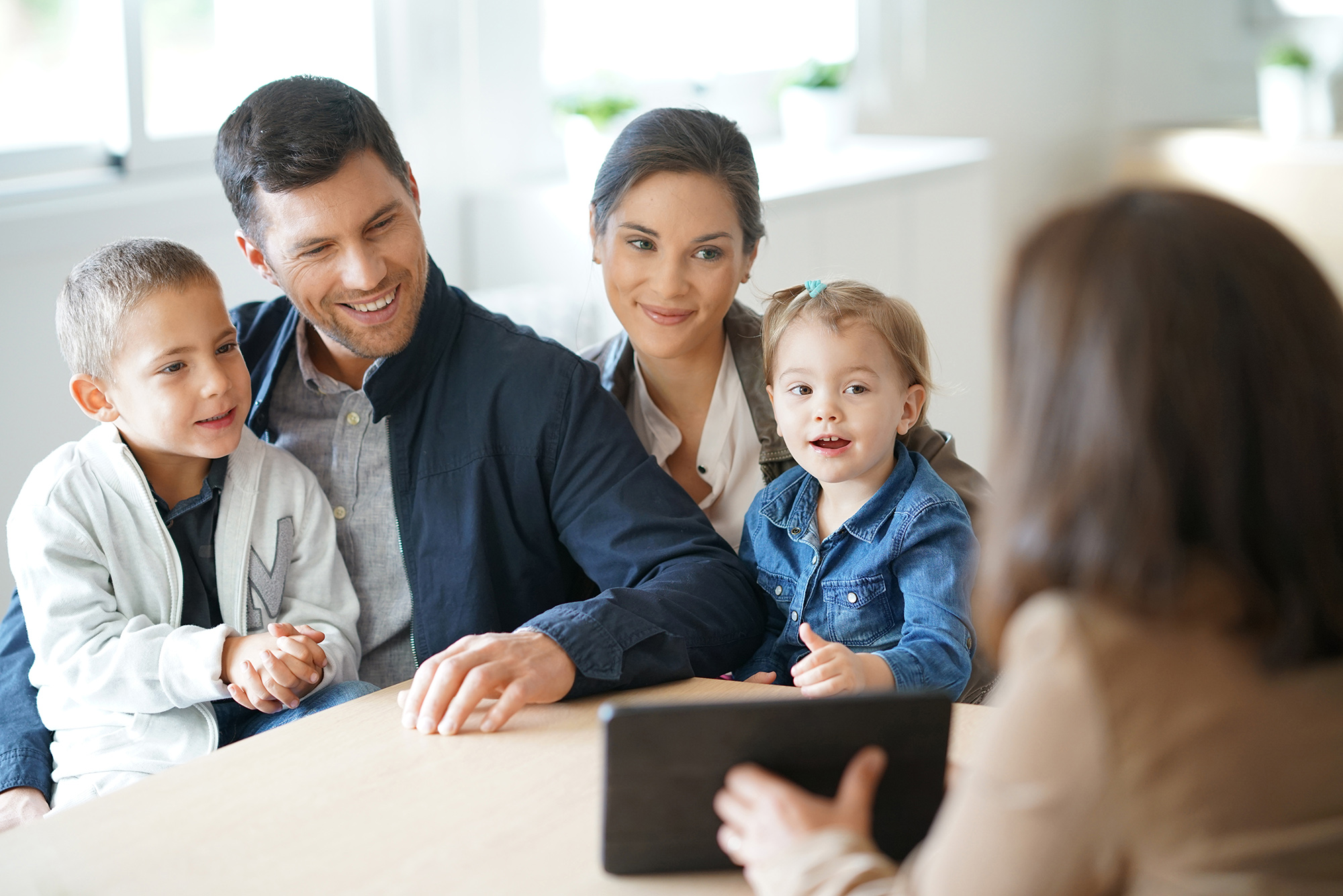 Family meeting consultant